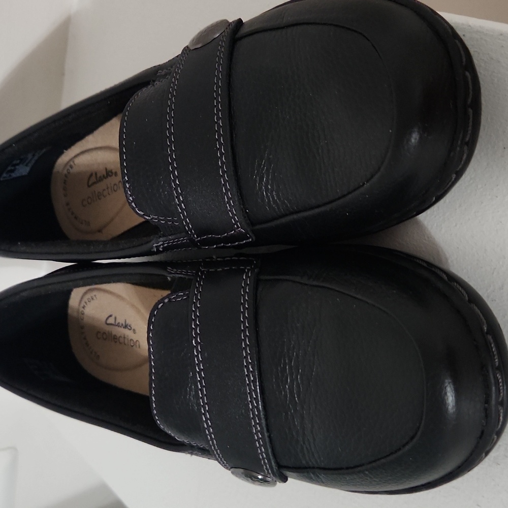NEW Clark's collection Size 6 M, black moccasins
